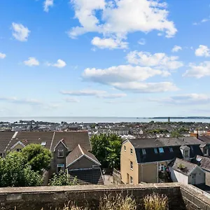 Apartment Cwtch On The Coast, Swansea